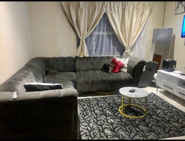 2 BEDROOM HOUSE FOR SALE IN VANDERBIJLPARK CE 4